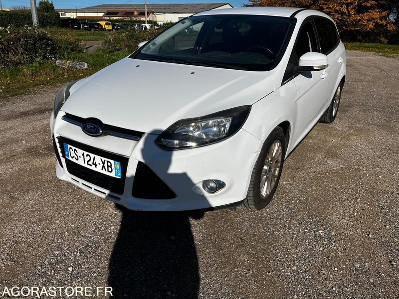 Ford focus 1lecoboost 2013 149000km - Voiture break: photos 2 Ford focus 1lecoboost 2013 149000km - Voiture break: photos 2