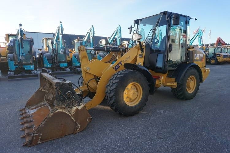 CAT 906 M - Chargeuse sur pneus: photos 1 CAT 906 M - Chargeuse sur pneus: photos 1