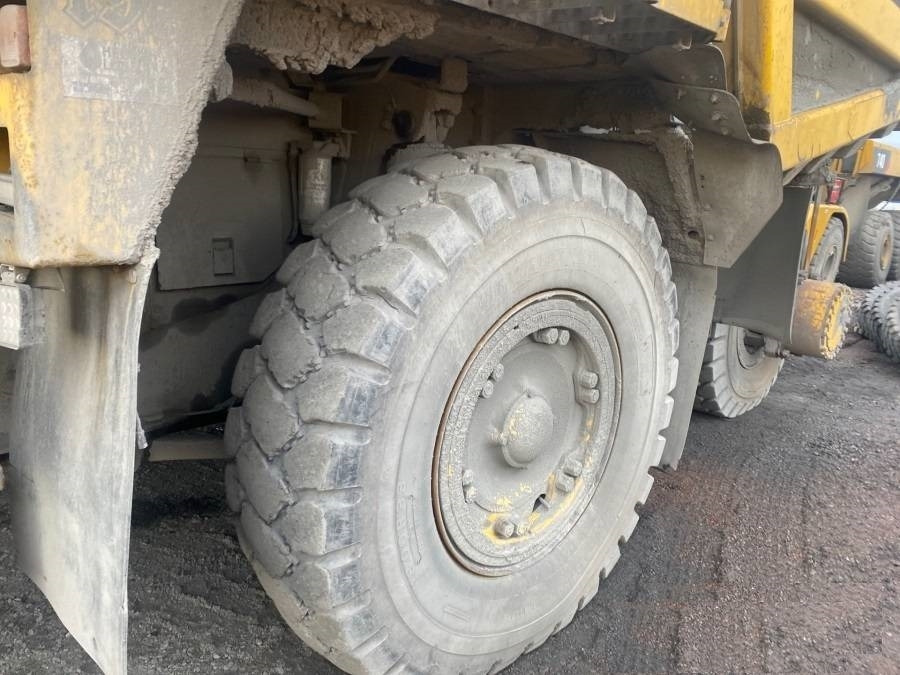 Tombereau rigide Komatsu HD405-7: photos 9 Tombereau rigide Komatsu HD405-7: photos 9