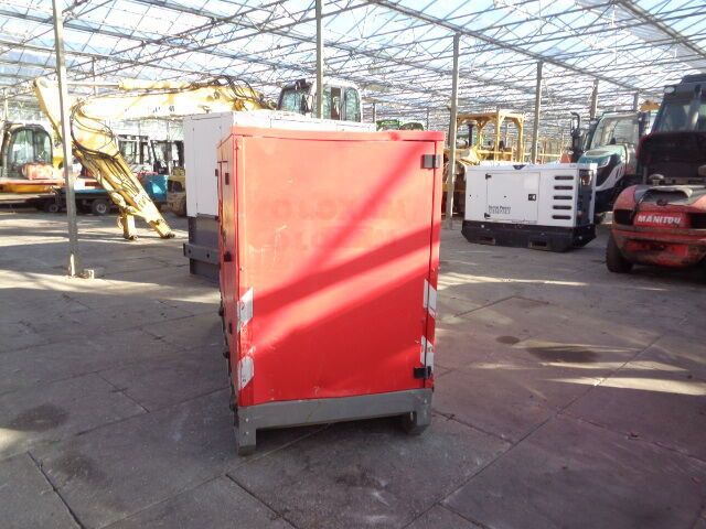 Doosan G60 - Groupe électrogène: photos 2 Doosan G60 - Groupe électrogène: photos 2