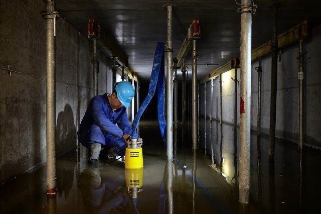 Atlas Copco Weda D04N Schmutzwasserpumpe - Pompe à eau: photos 4 Atlas Copco Weda D04N Schmutzwasserpumpe - Pompe à eau: photos 4