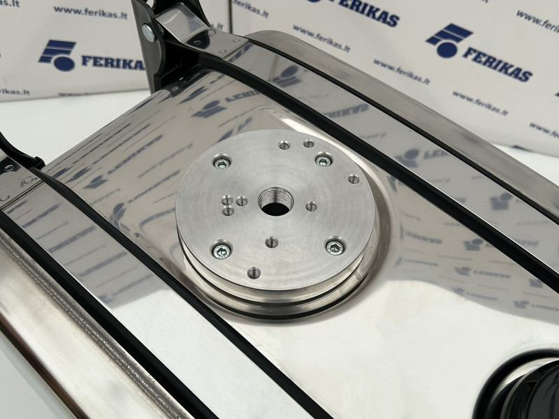 Hydraulic stainless steel oil tank 160L - Réservoir hydraulique pour Camion: photos 5 Hydraulic stainless steel oil tank 160L - Réservoir hydraulique pour Camion: photos 5