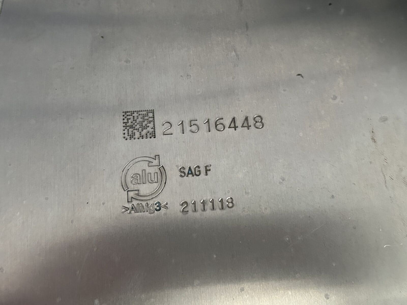 Renault 450L 710x690x1130 - Réservoir de carburant pour Camion: photos 5 Renault 450L 710x690x1130 - Réservoir de carburant pour Camion: photos 5