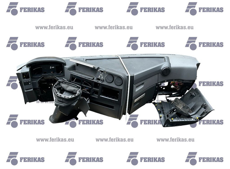 Renault complete dashboard - Pare-chocs: photos 1 Renault complete dashboard - Pare-chocs: photos 1