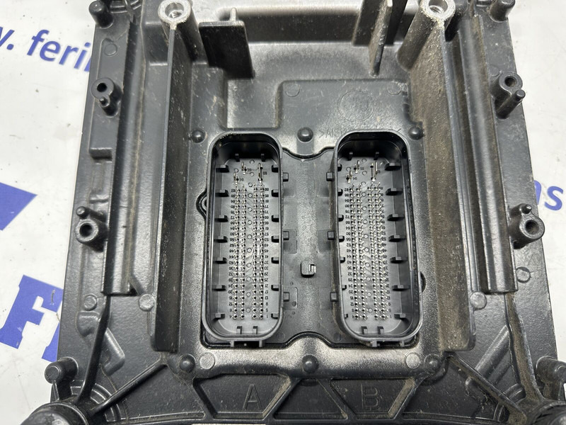 Renault engine control unit ECU - Bloc de gestion pour Camion: photos 4 Renault engine control unit ECU - Bloc de gestion pour Camion: photos 4