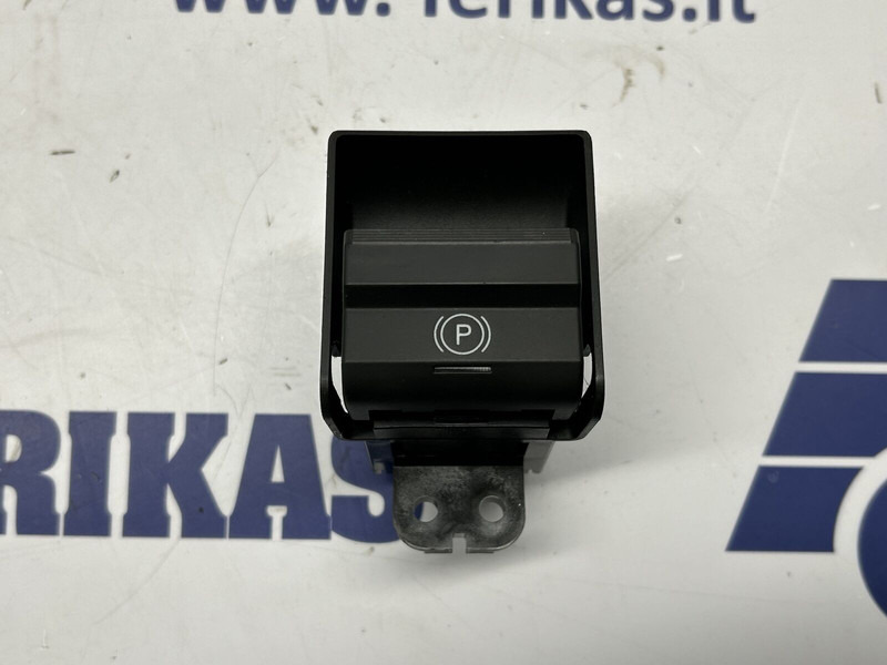 Volvo parking brake switch - Cabine et intérieur pour Camion: photos 1 Volvo parking brake switch - Cabine et intérieur pour Camion: photos 1