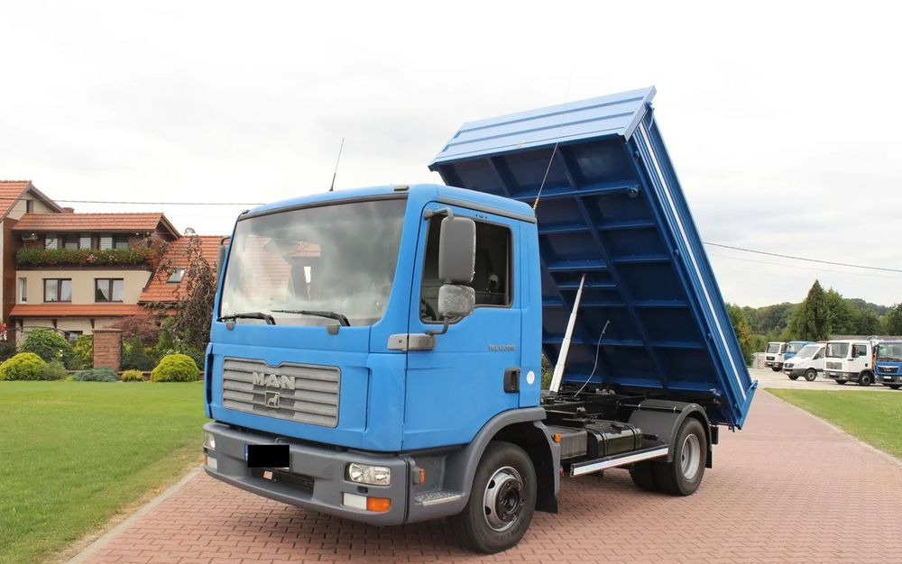 MAN TGL 12 180 WYWROTKA WYWROT KIPER - Camion benne: photos 1 MAN TGL 12 180 WYWROTKA WYWROT KIPER - Camion benne: photos 1