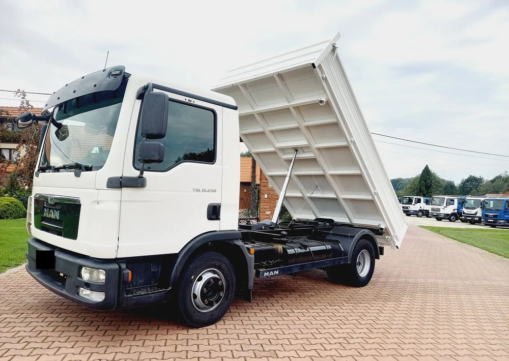 MAN TGL 12 250 EURO 5 !!! BLOKADA MOSTU !!!! - Camion benne: photos 1 MAN TGL 12 250 EURO 5 !!! BLOKADA MOSTU !!!! - Camion benne: photos 1
