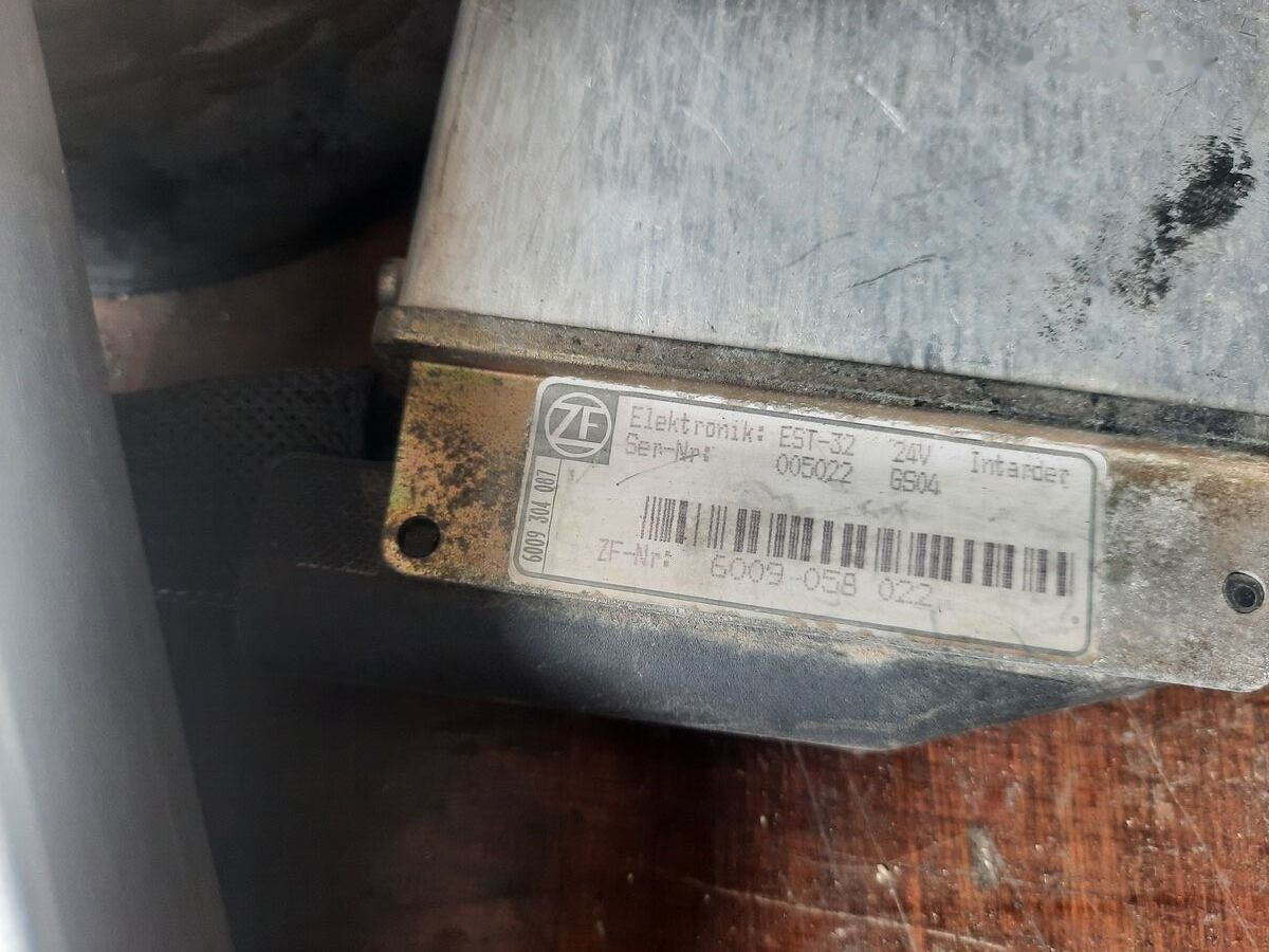 Bosch Bader 0504.1.A00 EST-32 Volvo - Bloc de gestion pour Bus: photos 5 Bosch Bader 0504.1.A00 EST-32 Volvo - Bloc de gestion pour Bus: photos 5