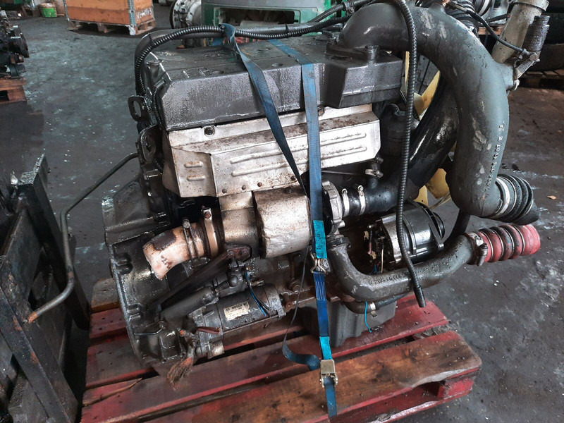 Mercedes-Benz OM 904 LA900/912 - Moteur: photos 1 Mercedes-Benz OM 904 LA900/912 - Moteur: photos 1
