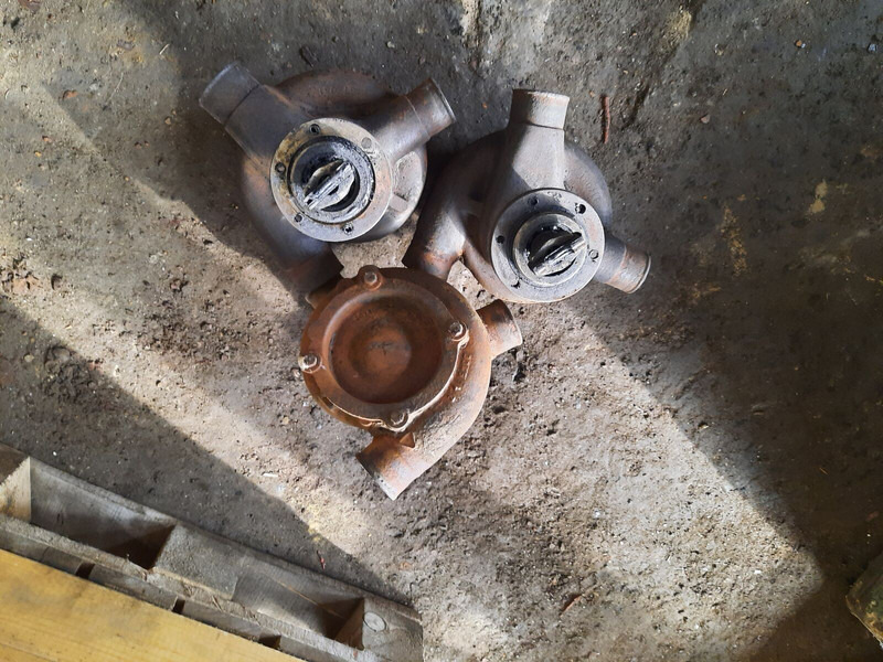 Volvo 4572010401. A4962010231 - Pompe à liquide de refroidissement: photos 1 Volvo 4572010401. A4962010231 - Pompe à liquide de refroidissement: photos 1