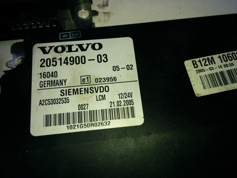 Volvo Siemts VDO 20514900-03 20569213-P03. 20744283-01. 20865208-02. - Bloc de gestion: photos 4 Volvo Siemts VDO 20514900-03 20569213-P03. 20744283-01. 20865208-02. - Bloc de gestion: photos 4