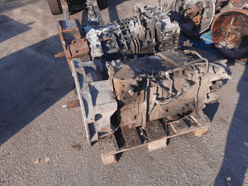 ZF 16S130 .8S180IT . 6S150C. 8S140 IT.6S80+GV80/ 6S90/ S5-24-3 / 6S - Boîte de vitesse: photos 1 ZF 16S130 .8S180IT . 6S150C. 8S140 IT.6S80+GV80/ 6S90/ S5-24-3 / 6S - Boîte de vitesse: photos 1