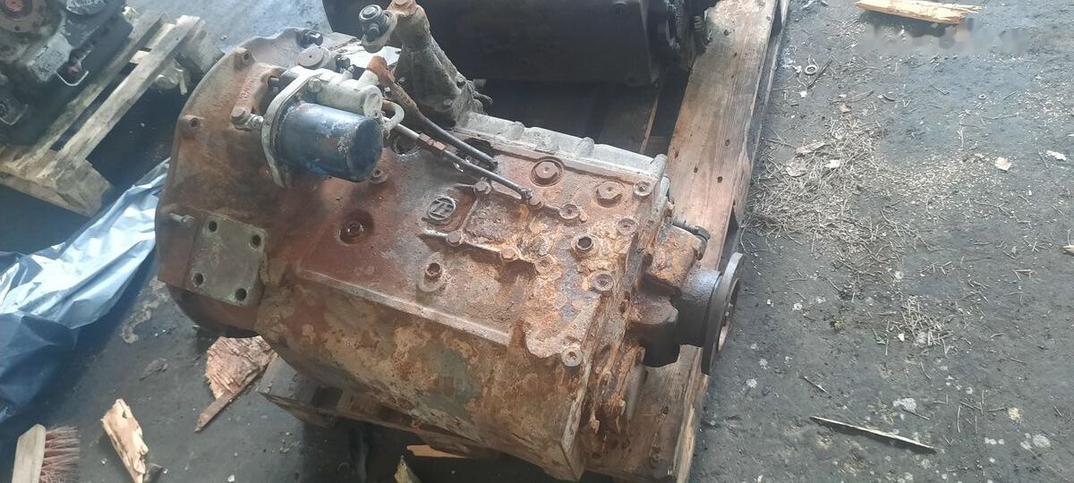 ZF S6-90 Mercedes-Benz OM405 - Boîte de vitesse pour Bus: photos 4 ZF S6-90 Mercedes-Benz OM405 - Boîte de vitesse pour Bus: photos 4