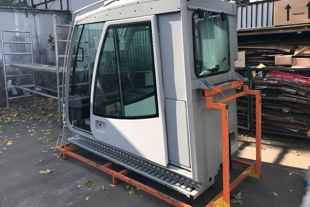 New TADANO FAUN ATF superstructure cab for TADANO FAUN ATF mobile crane - Cabine pour Grue mobile: photos 2 New TADANO FAUN ATF superstructure cab for TADANO FAUN ATF mobile crane - Cabine pour Grue mobile: photos 2