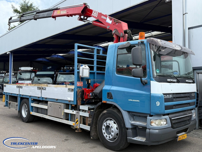 DAF CF 75.310 Manuel, Steel springs, HMF 1560 K3 - Camion plateau, Camion grue: photos 1 DAF CF 75.310 Manuel, Steel springs, HMF 1560 K3 - Camion plateau, Camion grue: photos 1