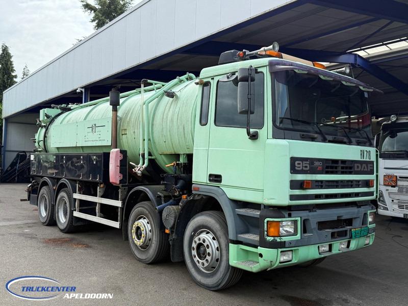 DAF XF 95.360 20400 Liter, 8x4 Steel springs - Camion hydrocureur: photos 1 DAF XF 95.360 20400 Liter, 8x4 Steel springs - Camion hydrocureur: photos 1