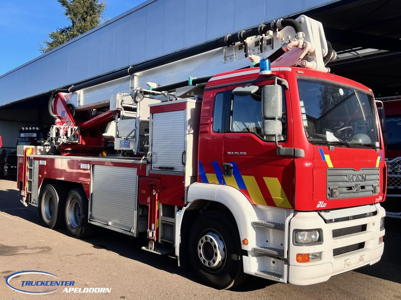 MAN TGA 26.350 Magirus ALP 320L = 32 meter, Waterpomp, 6x4, Bladgeveerd - Camion de pompier: photos 3 MAN TGA 26.350 Magirus ALP 320L = 32 meter, Waterpomp, 6x4, Bladgeveerd - Camion de pompier: photos 3