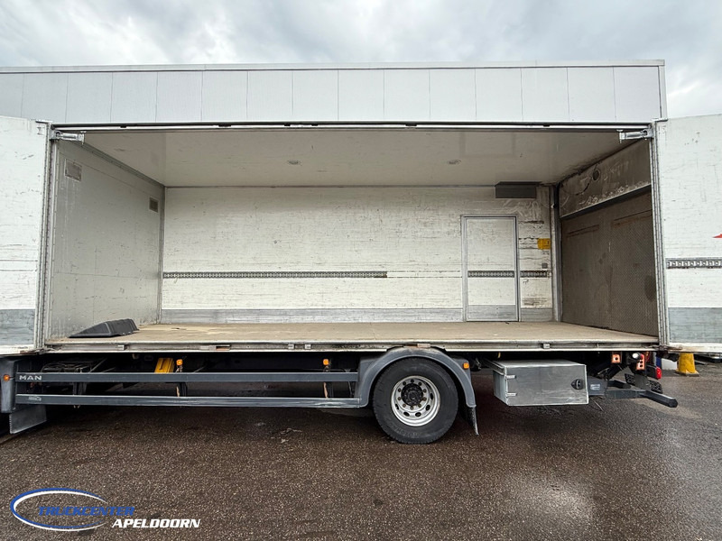 MAN TGM 19.290 Zijdeuren laadbak, 6 Cilinder, Slaapcabine, Euro 6 - Camion fourgon: photos 2 MAN TGM 19.290 Zijdeuren laadbak, 6 Cilinder, Slaapcabine, Euro 6 - Camion fourgon: photos 2