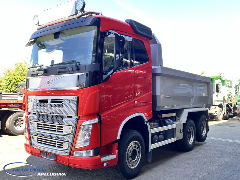 Volvo FH 540 6x4 Tandem lift!, Retarder, Big axles - Camion benne: photos 3 Volvo FH 540 6x4 Tandem lift!, Retarder, Big axles - Camion benne: photos 3