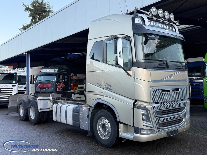 Volvo FH 657000 km, 6x4, Globetrotter - Châssis cabine: photos 1 Volvo FH 657000 km, 6x4, Globetrotter - Châssis cabine: photos 1