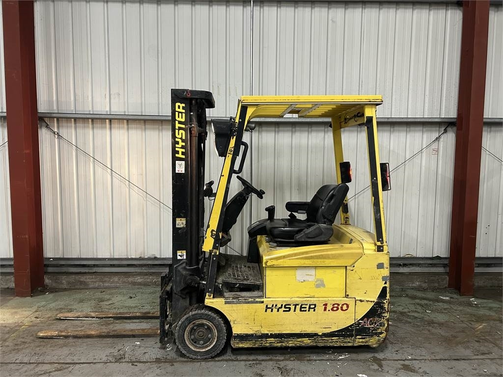 Hyster J1.8XMT - Chariot élévateur électrique: photos 1 Hyster J1.8XMT - Chariot élévateur électrique: photos 1