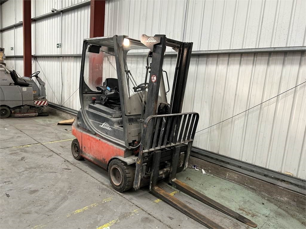 Linde E18P-02 - Chariot élévateur électrique: photos 4 Linde E18P-02 - Chariot élévateur électrique: photos 4