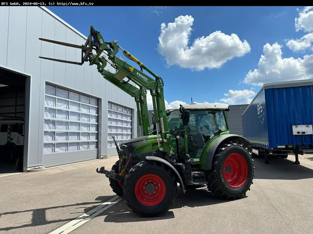 Fendt Modell 211 TYP Profi Plus GEN3 RTK 250 B-Std. - Tracteur agricole: photos 1 Fendt Modell 211 TYP Profi Plus GEN3 RTK 250 B-Std. - Tracteur agricole: photos 1