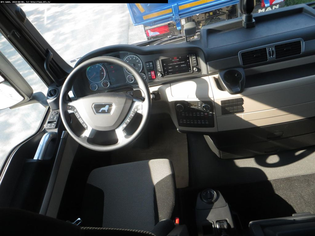 MAN TGX 18.460 4x2 LLS Kipphydraulik, Kompressor MAN TGX 18.460 4x2 LLS Kipphydraulik, Kompressor - Tracteur routier: photos 4 MAN TGX 18.460 4x2 LLS Kipphydraulik, Kompressor MAN TGX 18.460 4x2 LLS Kipphydraulik, Kompressor - Tracteur routier: photos 4