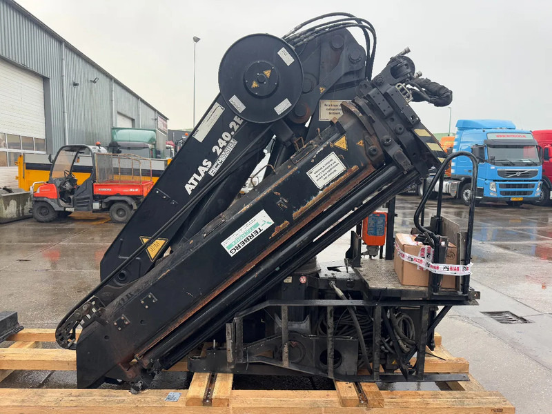 Atlas 240.2E-A3 + REMOTE CONTROL + 5E & 6E FUNCTIE 240.2E-A3 - Flèche: photos 1 Atlas 240.2E-A3 + REMOTE CONTROL + 5E & 6E FUNCTIE 240.2E-A3 - Flèche: photos 1