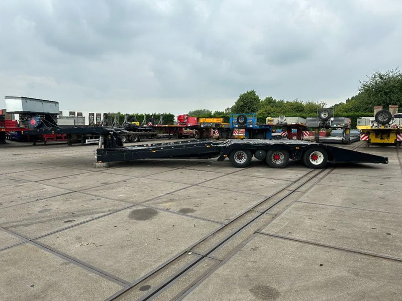 Bodex 3 AXEL TRUCKTRANSPORTER - Semi-remorque porte-voitures: photos 1 Bodex 3 AXEL TRUCKTRANSPORTER - Semi-remorque porte-voitures: photos 1