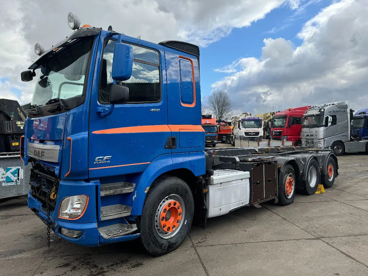 DAF CF 460 8X2 ONLY VISUAL DAMAGED // ENGINE IS RUNN - Camion ampliroll: photos 1 DAF CF 460 8X2 ONLY VISUAL DAMAGED // ENGINE IS RUNN - Camion ampliroll: photos 1