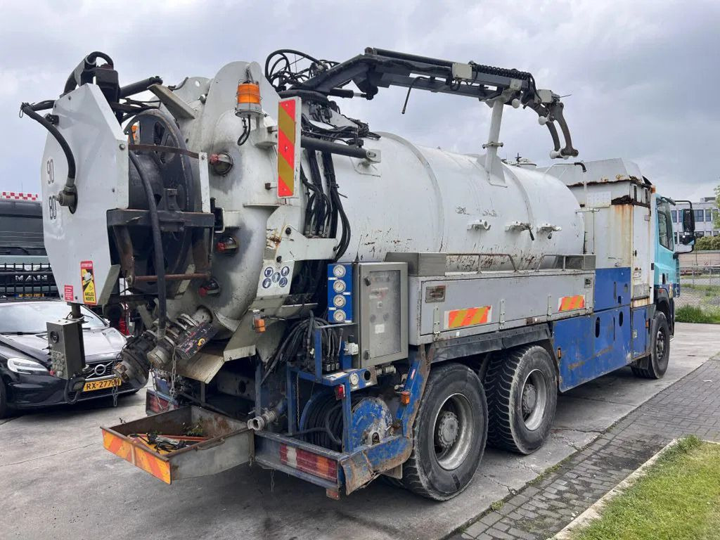 DAF CF 85.380 6X4 VACUUM CLEANER - FULL STEEL - Camion hydrocureur: photos 4 DAF CF 85.380 6X4 VACUUM CLEANER - FULL STEEL - Camion hydrocureur: photos 4