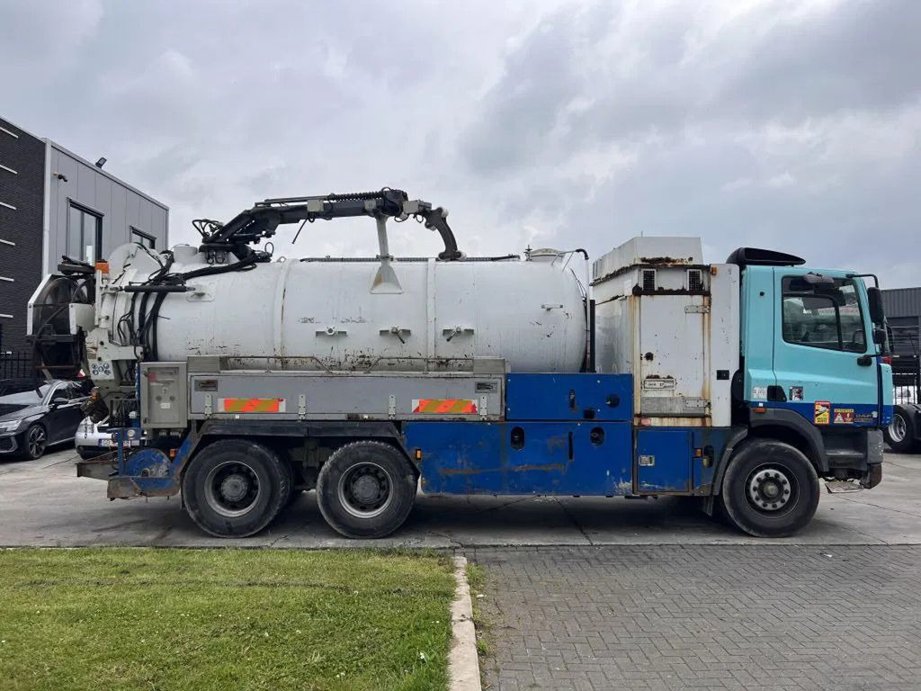 DAF CF 85.380 6X4 VACUUM CLEANER - FULL STEEL - Camion hydrocureur: photos 5 DAF CF 85.380 6X4 VACUUM CLEANER - FULL STEEL - Camion hydrocureur: photos 5