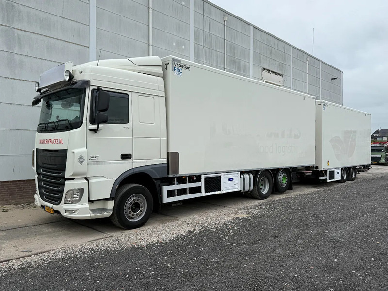 DAF XF 460 6X2 YEAR 2017 COMPLETE! + CARRIER SUPRA 850 + DHOLLANDIA - Camion frigorifique: photos 1 DAF XF 460 6X2 YEAR 2017 COMPLETE! + CARRIER SUPRA 850 + DHOLLANDIA - Camion frigorifique: photos 1