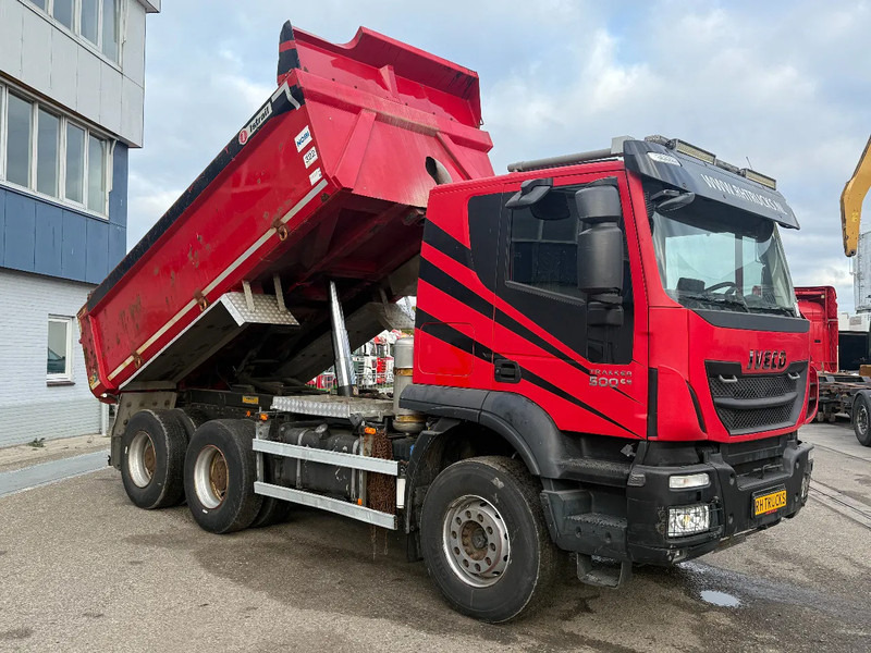 Iveco Trakker 500 6X4 EURO 6 + RETARDER - FULL STEEL SUSP. - BIG AXLES - Camion benne: photos 2 Iveco Trakker 500 6X4 EURO 6 + RETARDER - FULL STEEL SUSP. - BIG AXLES - Camion benne: photos 2