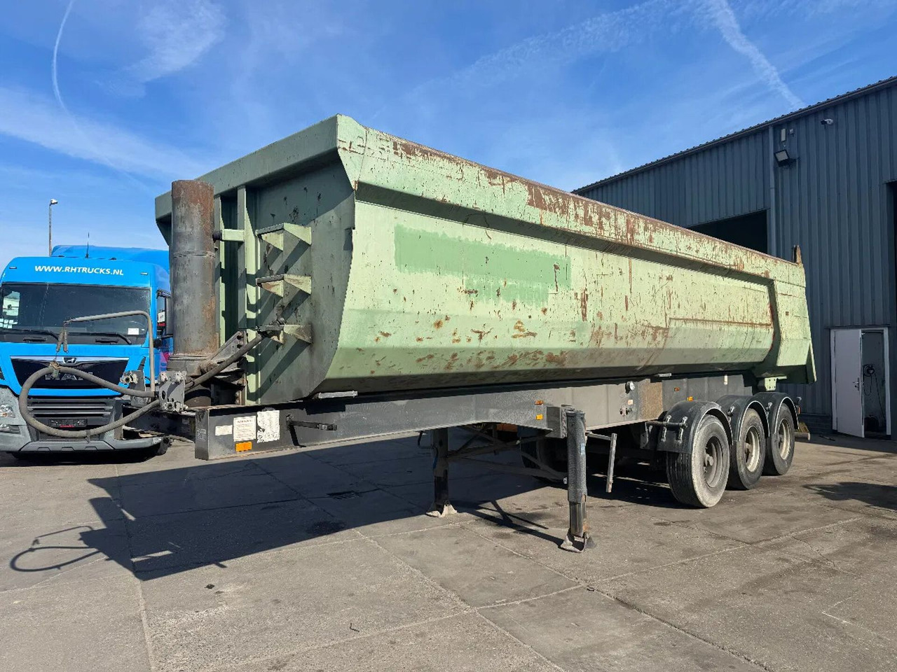 Langendorf 3 AXLE - BPW + TIPPER - Semi-remorque benne: photos 1 Langendorf 3 AXLE - BPW + TIPPER - Semi-remorque benne: photos 1