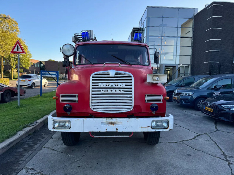 MAN 13 4X2 FIRE TRUCK - Camion de pompier: photos 2 MAN 13 4X2 FIRE TRUCK - Camion de pompier: photos 2