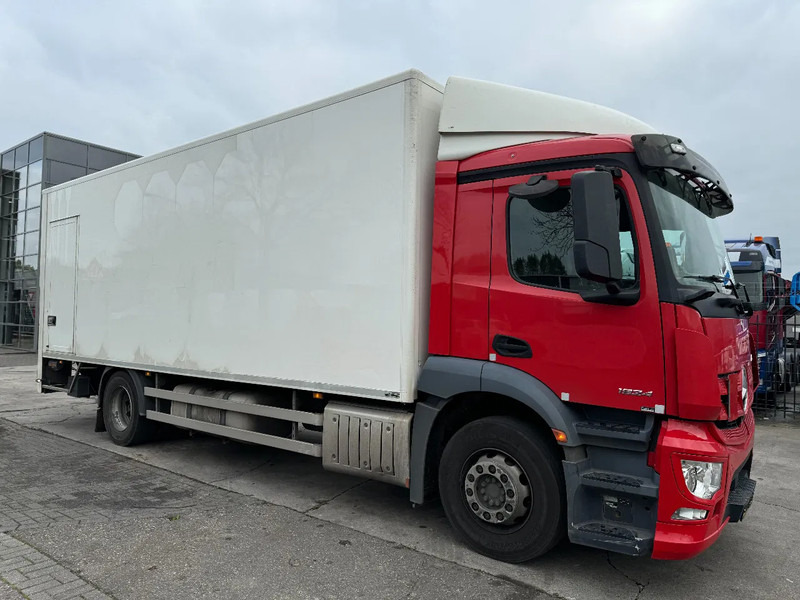 Mercedes-Benz Antos 1924 - 4 UNITS! - 4X2 + EURO 6 + DHOLLANDIA LIFT - Camion fourgon: photos 3 Mercedes-Benz Antos 1924 - 4 UNITS! - 4X2 + EURO 6 + DHOLLANDIA LIFT - Camion fourgon: photos 3