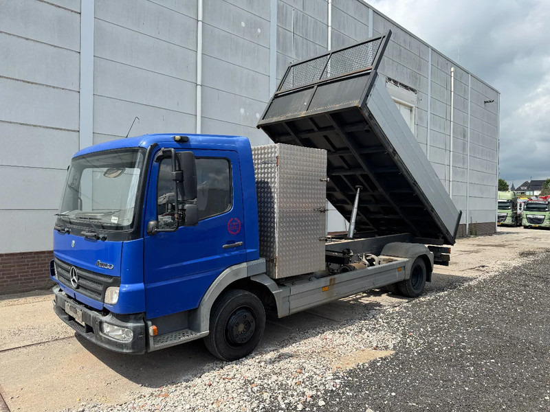 Mercedes-Benz Atego 815 4X2 3 WAY KIPPER FULL STEEL MANUAL GEAR - Camion benne: photos 1 Mercedes-Benz Atego 815 4X2 3 WAY KIPPER FULL STEEL MANUAL GEAR - Camion benne: photos 1