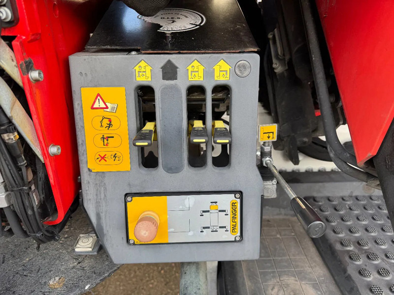 Renault C460 6X2 EURO 6 PALFINGER PK33002 + REMOTE CONTROL ENIGINE RUNNING - Camion grue: photos 5 Renault C460 6X2 EURO 6 PALFINGER PK33002 + REMOTE CONTROL ENIGINE RUNNING - Camion grue: photos 5
