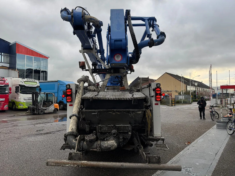 Scania G490 8X4 SCHWING S 47 R + REMOTE CONTROL HUB REDUCTION - Camion pompe: photos 5 Scania G490 8X4 SCHWING S 47 R + REMOTE CONTROL HUB REDUCTION - Camion pompe: photos 5