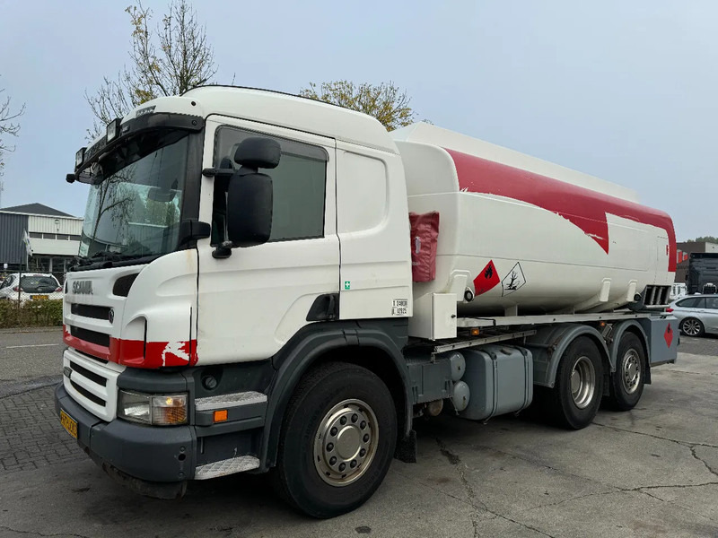 Scania P400 6X2 - EURO 5 + 3 CAMBER + LIFTING AXLE - Camion citerne: photos 1 Scania P400 6X2 - EURO 5 + 3 CAMBER + LIFTING AXLE - Camion citerne: photos 1