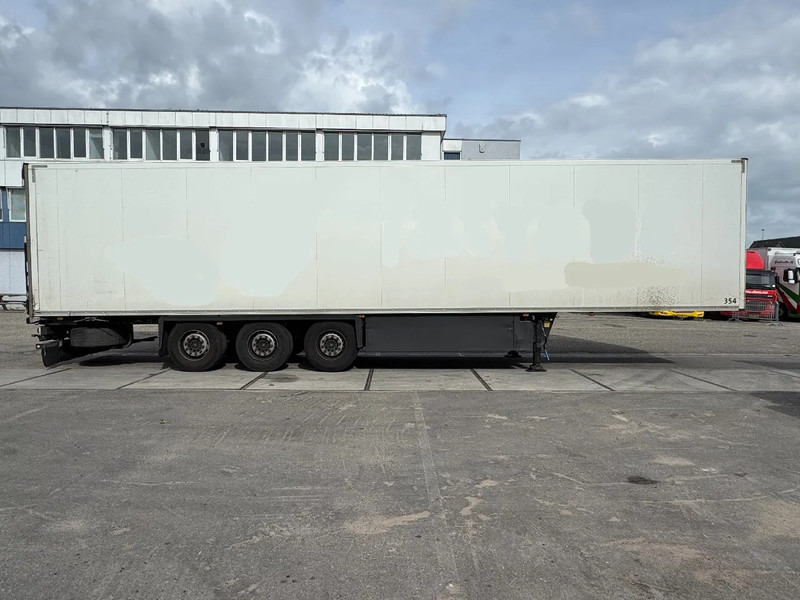 Schmitz Cargobull SKO 24 + THERMO KING SLX 300 D/E TÜV TILL 02-2026 - Semi-remorque frigorifique: photos 4 Schmitz Cargobull SKO 24 + THERMO KING SLX 300 D/E TÜV TILL 02-2026 - Semi-remorque frigorifique: photos 4