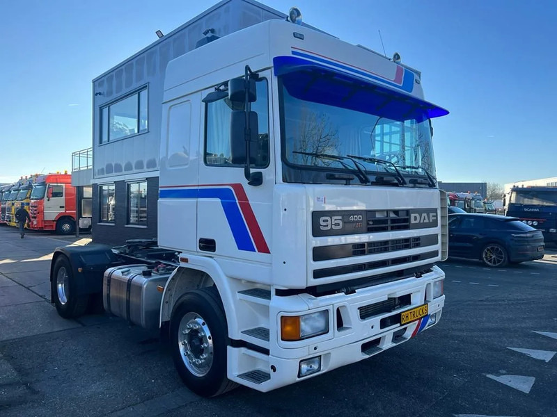 DAF 95.400 4X2 RESTORED/RESTAURIERT/GERESTAUREERD - Tracteur routier: photos 1 DAF 95.400 4X2 RESTORED/RESTAURIERT/GERESTAUREERD - Tracteur routier: photos 1