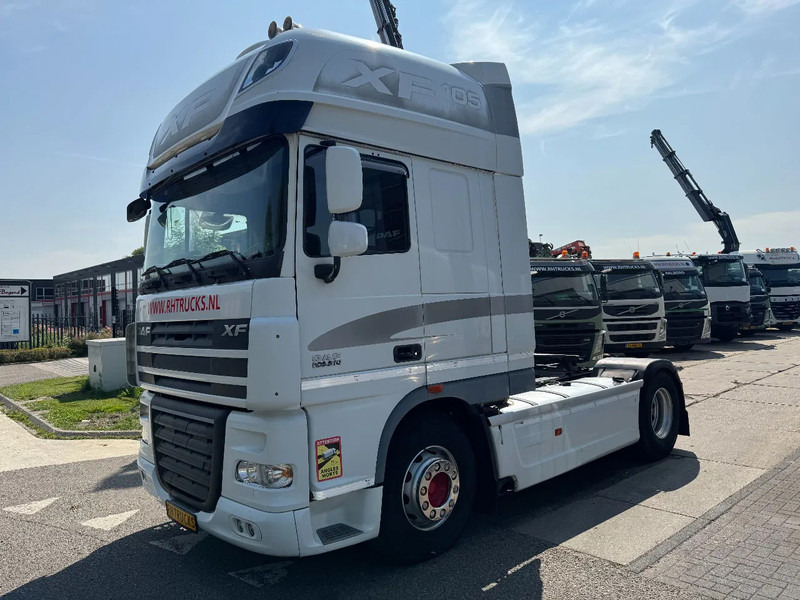 DAF XF 105.510 4X2 SKIRTS ADR RETARDER STANDKLIMA - Tracteur routier: photos 1 DAF XF 105.510 4X2 SKIRTS ADR RETARDER STANDKLIMA - Tracteur routier: photos 1