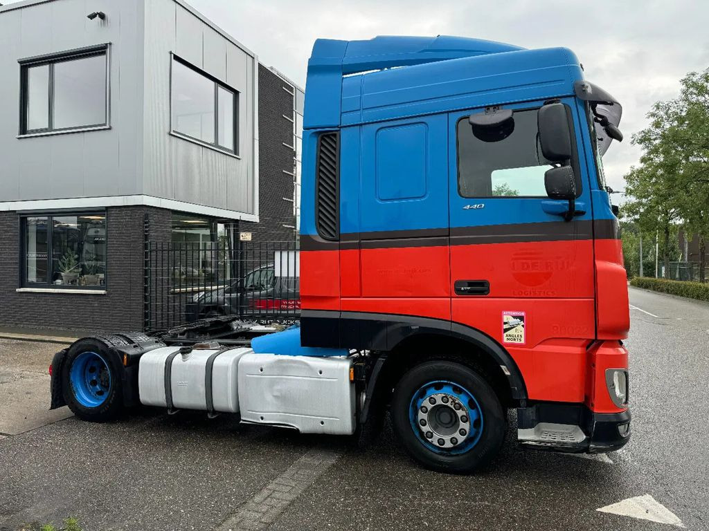 DAF XF 440 4X2 EURO 6 MEGA LOW DECK - Tracteur routier: photos 4 DAF XF 440 4X2 EURO 6 MEGA LOW DECK - Tracteur routier: photos 4