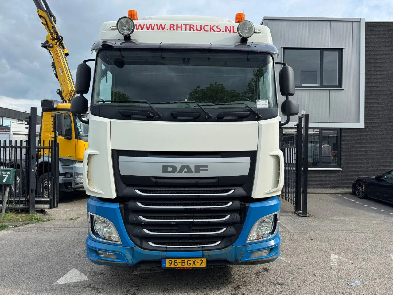 DAF XF 440 4X2 EURO 6 SPOILERS HOLLAND TRUCK - Tracteur routier: photos 2 DAF XF 440 4X2 EURO 6 SPOILERS HOLLAND TRUCK - Tracteur routier: photos 2