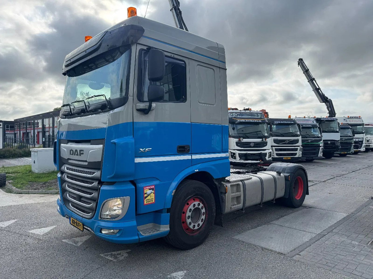 DAF XF 480 4X2 EURO 6 ADR TÜV TILL 10-2025 STANDAIRC - Tracteur routier: photos 1 DAF XF 480 4X2 EURO 6 ADR TÜV TILL 10-2025 STANDAIRC - Tracteur routier: photos 1