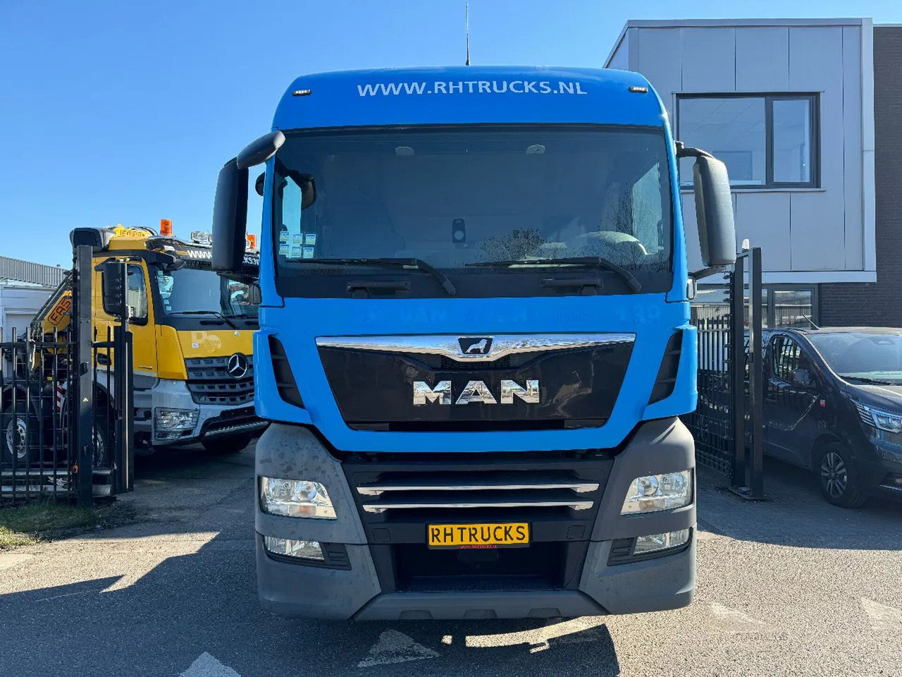 MAN TGX 18.460 4X2 EURO 6 ONLY 439042 KM TÜV TILL 02 - Tracteur routier: photos 2 MAN TGX 18.460 4X2 EURO 6 ONLY 439042 KM TÜV TILL 02 - Tracteur routier: photos 2